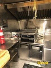 2000 Step Van Kitchen Food Truck All-purpose Food Truck Electrical Outlets California Diesel Engine for Sale