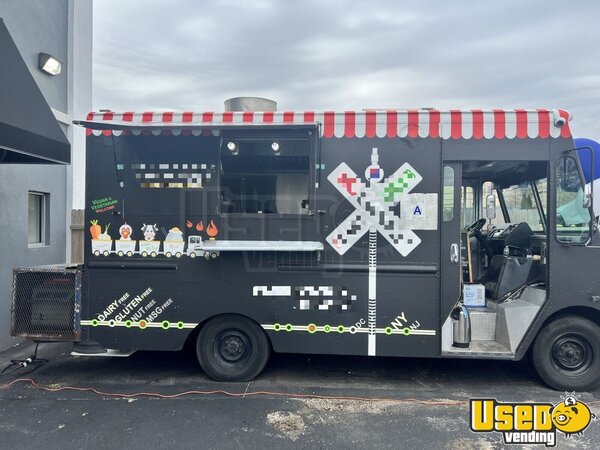 2000 Step Van Kitchen Food Truck All-purpose Food Truck New York Gas Engine for Sale