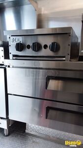 2000 Step Van Kitchen Food Truck All-purpose Food Truck Refrigerator Wyoming Diesel Engine for Sale