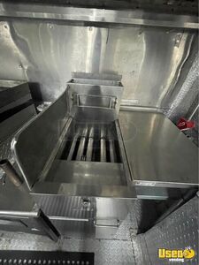 2000 Step Van Kitchen Food Truck All-purpose Food Truck Stainless Steel Wall Covers California for Sale