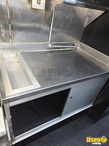 2000 Utilimaster All-purpose Food Truck Convection Oven Connecticut Diesel Engine for Sale