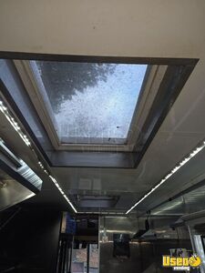 2000 Utilimaster All-purpose Food Truck Diamond Plated Aluminum Flooring Connecticut Diesel Engine for Sale