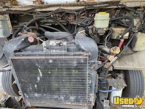 2000 Utilimaster All-purpose Food Truck Hot Water Heater Connecticut Diesel Engine for Sale