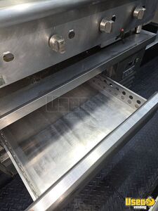 2000 Utilimaster All-purpose Food Truck Stovetop Connecticut Diesel Engine for Sale