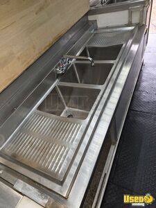 2000 Utilimaster All-purpose Food Truck Work Table Connecticut Diesel Engine for Sale