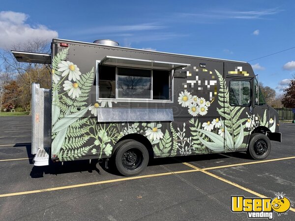 2000 Utilimaster Step Van Kitchen Food Truck All-purpose Food Truck Indiana Diesel Engine for Sale