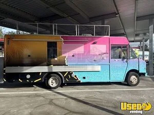2000 - 24' Freightliner Utilimaster All-Purpose Food Truck with Pro Fire System for Sale in Florida!