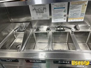 2000 Utilimax All-purpose Food Truck Water Tank Florida Diesel Engine for Sale