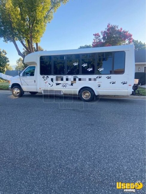 2000 V10 Pet Care / Veterinary Truck California for Sale