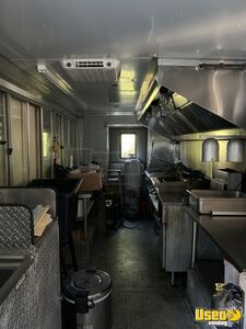 2000 Workhorse All-purpose Food Truck Diamond Plated Aluminum Flooring Virginia Gas Engine for Sale