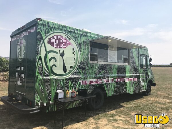 2000 Workhorse Kitchen Food Truck All-purpose Food Truck California Gas Engine for Sale