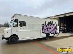 2000 Workhorse P3500 All-purpose Food Truck Cabinets Texas Gas Engine for Sale