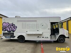 2000 Workhorse P3500 All-purpose Food Truck Concession Window Texas Gas Engine for Sale