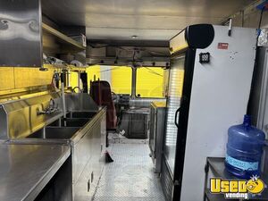 2000 Workhorse P3500 All-purpose Food Truck Prep Station Cooler Texas Gas Engine for Sale