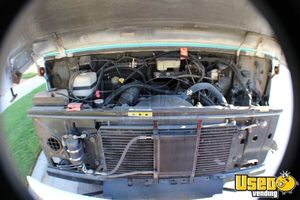 2000 Workhorse Stepvan Mobile Boutique 15 Texas Gas Engine for Sale