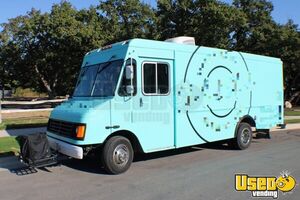 2000 Workhorse Stepvan Mobile Boutique Cabinets Texas Gas Engine for Sale