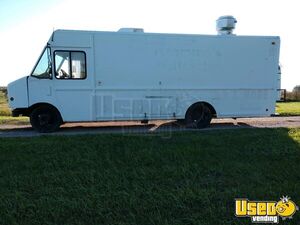 2001 26.5' Step Van Kitchen Food Truck All-purpose Food Truck 35 South Dakota Gas Engine for Sale