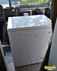 2001 26.5' Step Van Kitchen Food Truck All-purpose Food Truck Hot Water Heater South Dakota Gas Engine for Sale