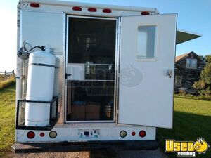 2001 26.5' Step Van Kitchen Food Truck All-purpose Food Truck South Dakota Gas Engine for Sale
