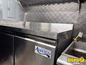 2001 3400 All-purpose Food Truck Work Table New York Diesel Engine for Sale