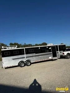 2001 4-horse Lq Trailer Restroom Tennessee for Sale