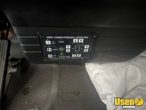 2001 5500 All-purpose Food Truck Exterior Lighting Illinois Diesel Engine for Sale