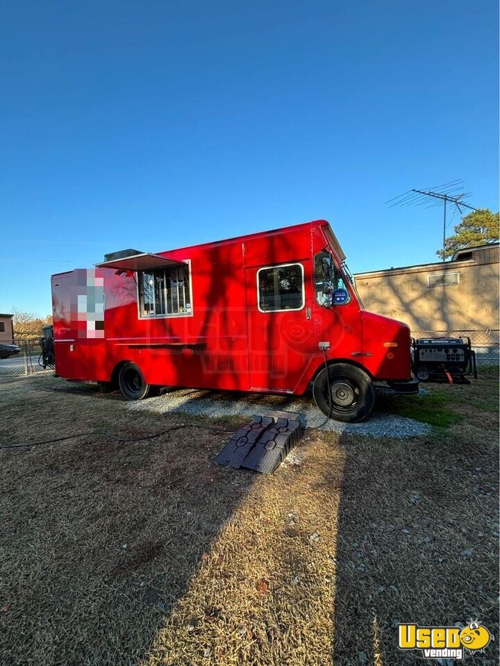 Ready To Go 2001 Freightliner MT45 Diesel Food Truck Mobile Kitchen
