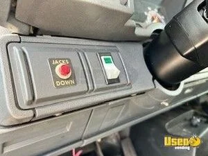 2001 C7 Mobile Clinic Transmission - Automatic Texas Gas Engine for Sale