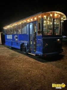 2001 Coffee Trolley-bus Coffee & Beverage Truck Hand-washing Sink North Carolina Diesel Engine for Sale