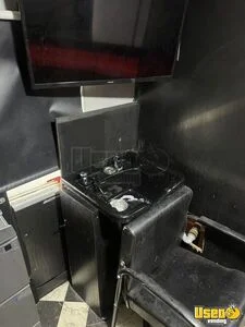 2001 Condor R-vision Mobile Hair & Nail Salon Truck Awning Texas Gas Engine for Sale