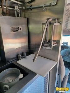 2001 Ctv All-purpose Food Truck Electrical Outlets Ontario Diesel Engine for Sale