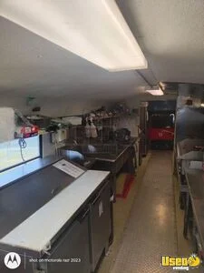 2001 Diesel Built Bus Kitchen Food Truck All-purpose Food Truck Chef Base North Carolina Diesel Engine for Sale