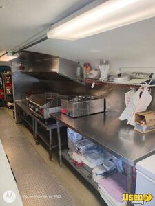 2001 Diesel Built Bus Kitchen Food Truck All-purpose Food Truck Exhaust Fan North Carolina Diesel Engine for Sale
