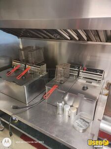 2001 Diesel Built Bus Kitchen Food Truck All-purpose Food Truck Exhaust Hood North Carolina Diesel Engine for Sale