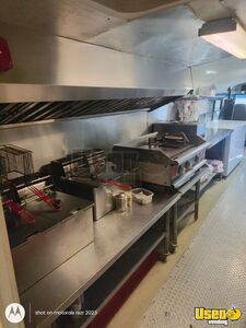 2001 Diesel Built Bus Kitchen Food Truck All-purpose Food Truck Fire Extinguisher North Carolina Diesel Engine for Sale