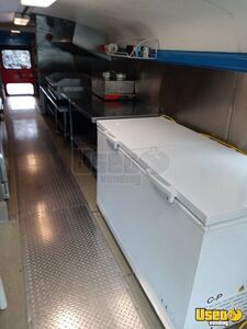 2001 Diesel Built Bus Kitchen Food Truck All-purpose Food Truck Food Warmer North Carolina Diesel Engine for Sale