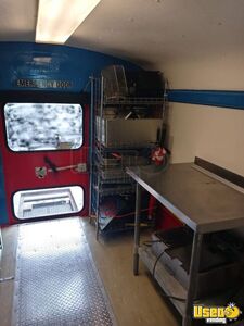 2001 Diesel Built Bus Kitchen Food Truck All-purpose Food Truck Fryer North Carolina Diesel Engine for Sale