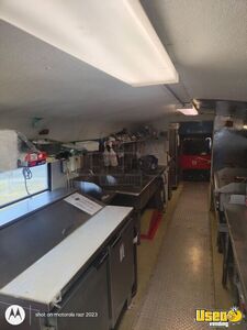 2001 Diesel Built Bus Kitchen Food Truck All-purpose Food Truck Refrigerator North Carolina Diesel Engine for Sale