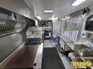2001 E-450 Kitchen Food Truck All-purpose Food Truck Deep Freezer Pennsylvania Gas Engine for Sale