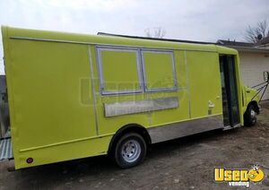 2001 E-450 Super Duty Kitchen Food Truck All-purpose Food Truck Iowa Diesel Engine for Sale