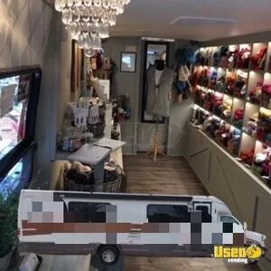 2001 E450 Mobile Boutique Electrical Outlets Ohio Gas Engine for Sale