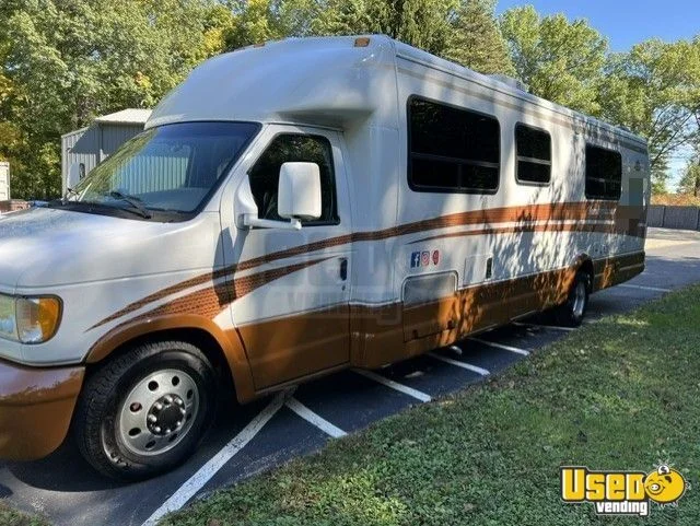 2001 E450 Mobile Boutique Ohio Gas Engine for Sale