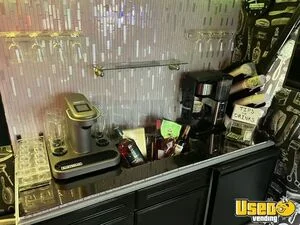 2001 E450 Mobile Hair & Nail Salon Truck Diesel Engine Florida Diesel Engine for Sale