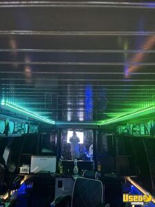 2001 E450 Mobile Hair & Nail Salon Truck Fresh Water Tank Florida Diesel Engine for Sale