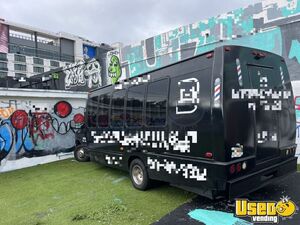 2001 E450 Mobile Hair & Nail Salon Truck Insulated Walls Florida Diesel Engine for Sale