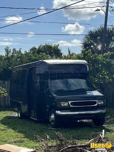 2001 E450 Mobile Hair & Nail Salon Truck Solar Panels Florida Diesel Engine for Sale