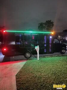 2001 E450 Mobile Hair & Nail Salon Truck Surveillance Cameras Florida Diesel Engine for Sale