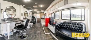 2001 E450 Mobile Hair Salon Truck Hand-washing Sink California Gas Engine for Sale