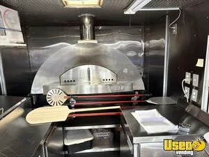 2001 E450 Pizza Food Truck Stainless Steel Wall Covers Pennsylvania Gas Engine for Sale