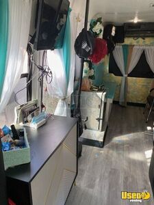 2001 Express 3500 Mobile Hair & Nail Salon Truck Gray Water Tank Texas Gas Engine for Sale